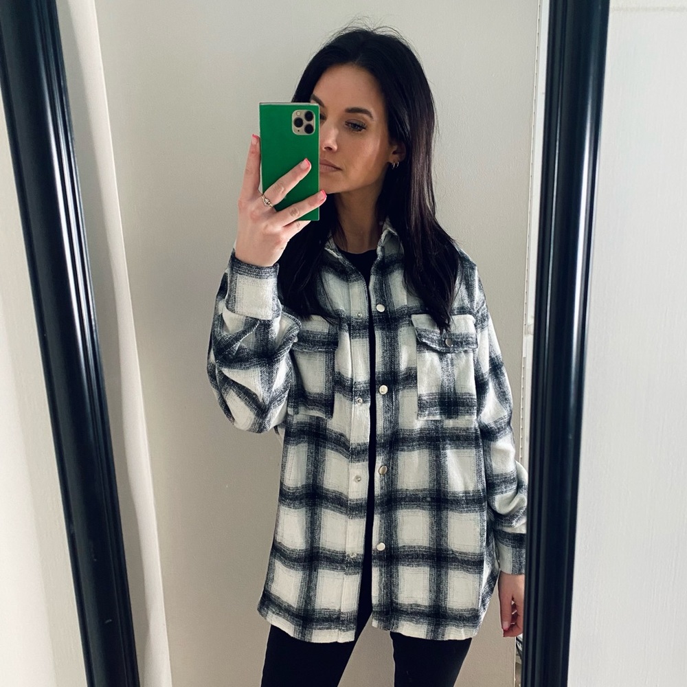 Plaid Shacket! 🤍🖤 - Picture 6 of 6